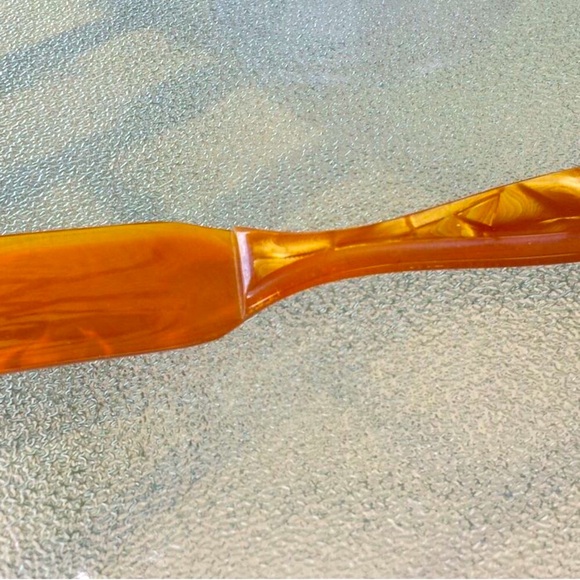 Vintage Pearlized Caramel Celluloid Plastic Shoe Horn - Picture 5 of 5